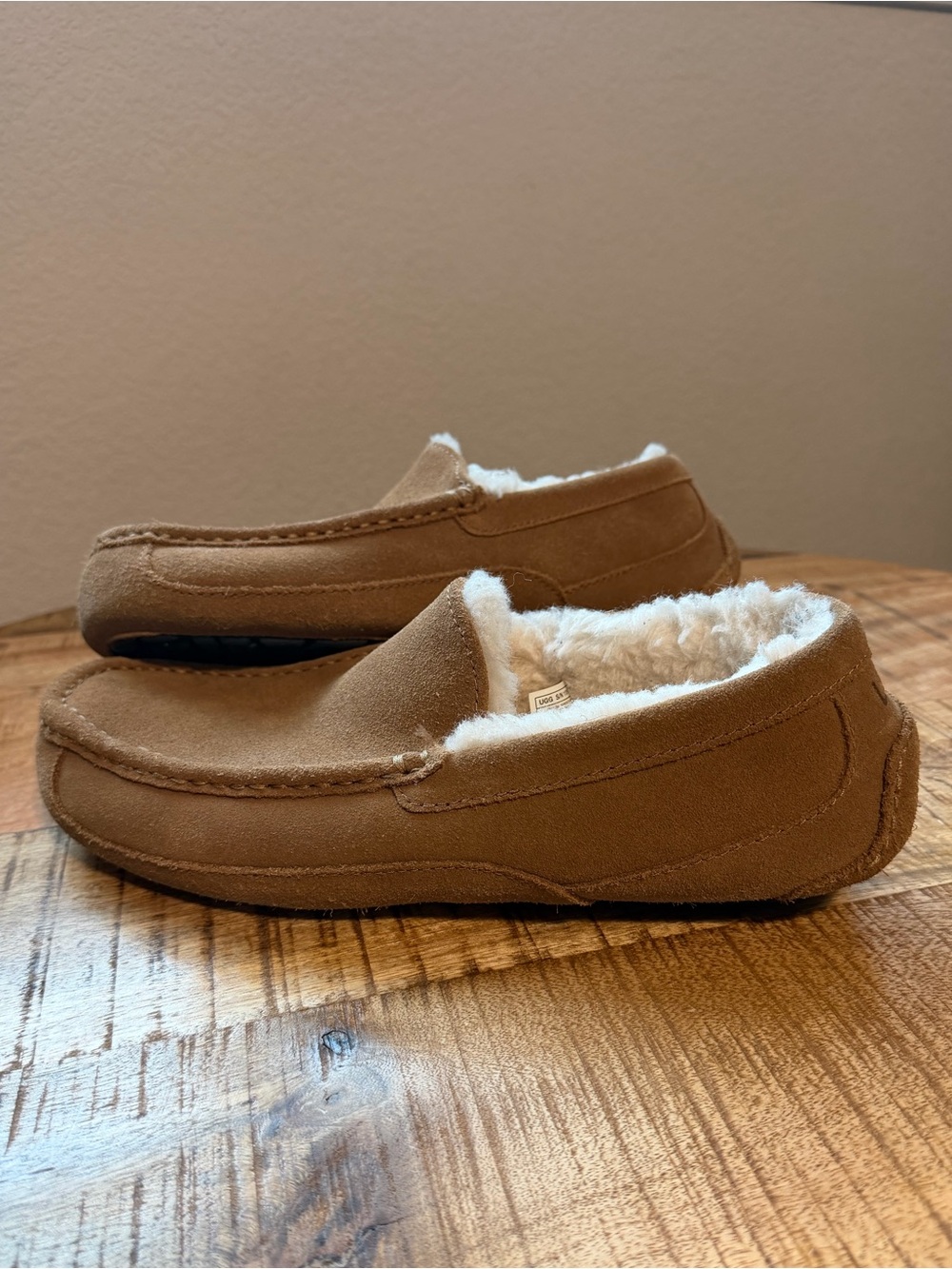 Men's UGG Ascot Slippers, Chestnut, Size 10